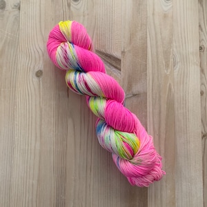 Hand dyed pink and rainbow sock yarn| Bubblegum | Summer yarn | Adventure Time |Assigned color pooling yarn