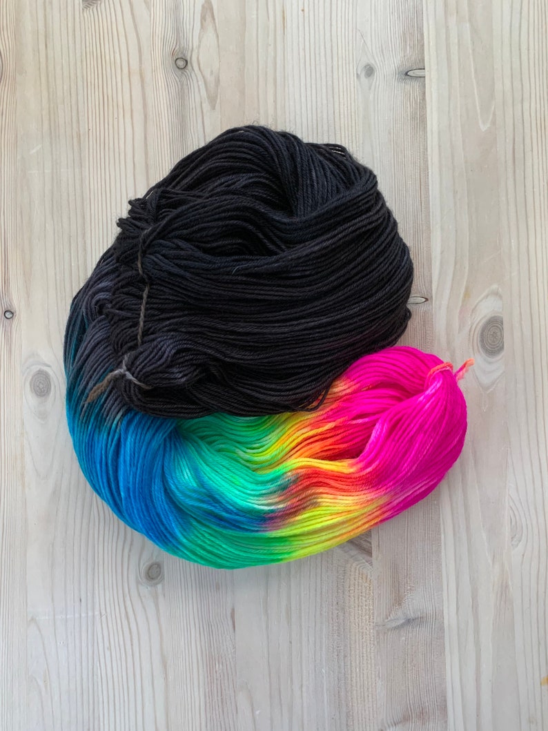 Sock Yarn Aerostato BLACK Mernino Wool Italian Nylon Superwash Rainbow Yarn Assigned color pooling yarn image 1