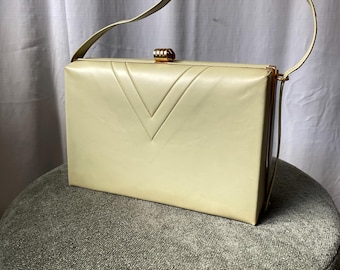 Vintage 1950s–60s Cream Structured Vinyl Handbag – Art Deco V Panel Design