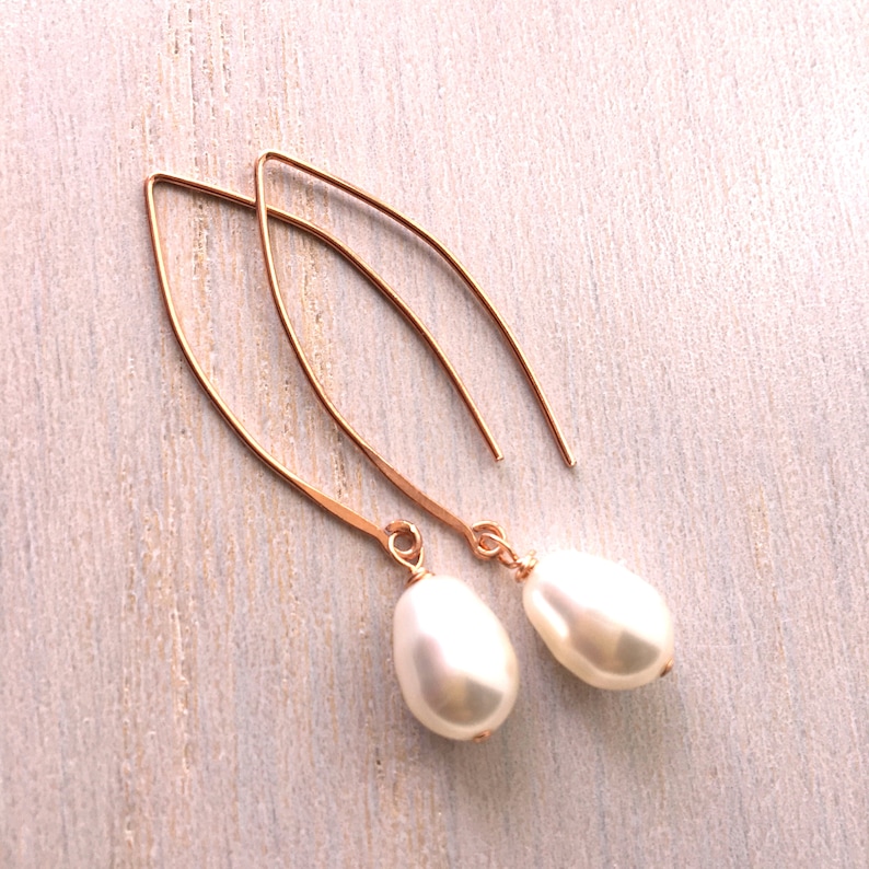 Rose Gold Pearl Earrings, Rose Gold Bridesmaid Earrings, Bridesmaids gift, Rose Gold wires 