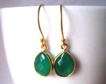 Green Onyx  Earrings, may Birthstone Earrings, Bridesmaids Earrings, Emerald green Onyx Teardrop Earrings