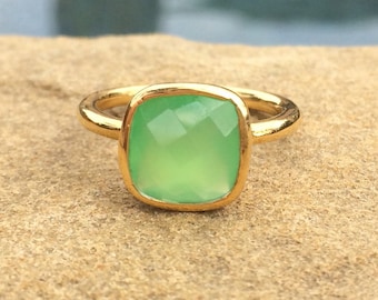 Green Chalcedony Ring, August Birthstone Ring, August Birthday Ring, Chalcedony Faceted Stackable Ring, Bright Green Ring