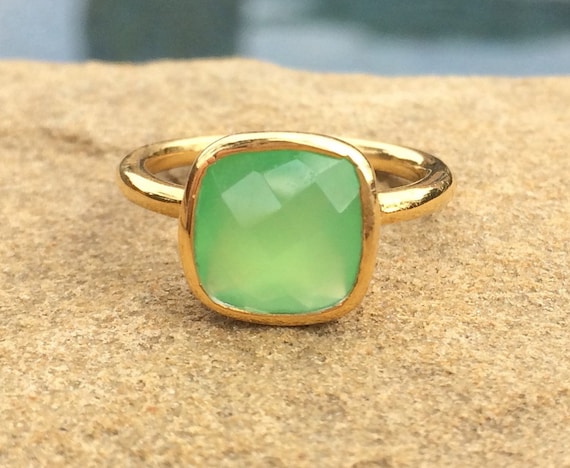 Gold Luna Green Chalcedony Ring | Astley Clarke