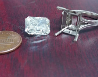 Radiant diamond solitaire