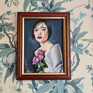 Mooie vrouw met rozen, klein ingelijst olieverfschilderij