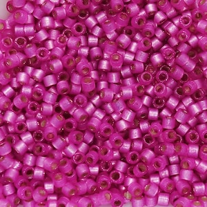 2 g di perle Miyuki 11/0 di circa 2 mm di perle Delica rosa
