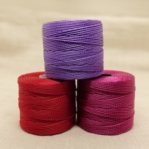 Nylon S-Lon-snöre, 0,5 mm | Färger: Lila, Röd, Magenta | 5 meter, kapas till rätt storlek