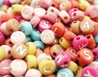 Letter beads Letter beads 7 mm acrylic beads | 13.1 grams = approx. 100 pieces mix | Colors: SILVER, mixed colors