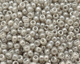 3mm Miyuki Rocailles Perlen Rund 8/0 Glasperlen glänzend | Farbe: Silber-Grau | 5 Gramm | 8-526