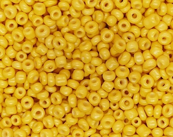 10g Glass seed beads 8/0 (3mm) yellow