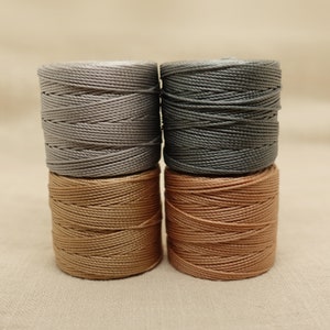 Koord sieradenkoord nylon S-Lon koord 0,5 mm | Kleuren: grijs, donkergrijs, karamelbruin, beige | 5 meter GESNEDEN