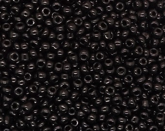 10g Glass seed beads 8/0 (3mm) Black