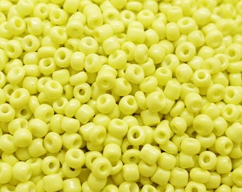 25 grams of seed beads 8/0 (3 mm) glass beads color: neon yellow