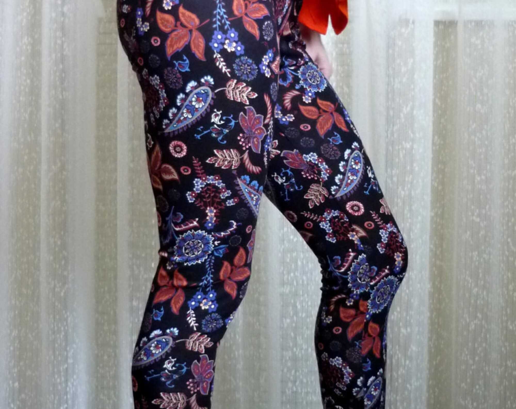 Black Oriental Vintage Print Yoga Leggings