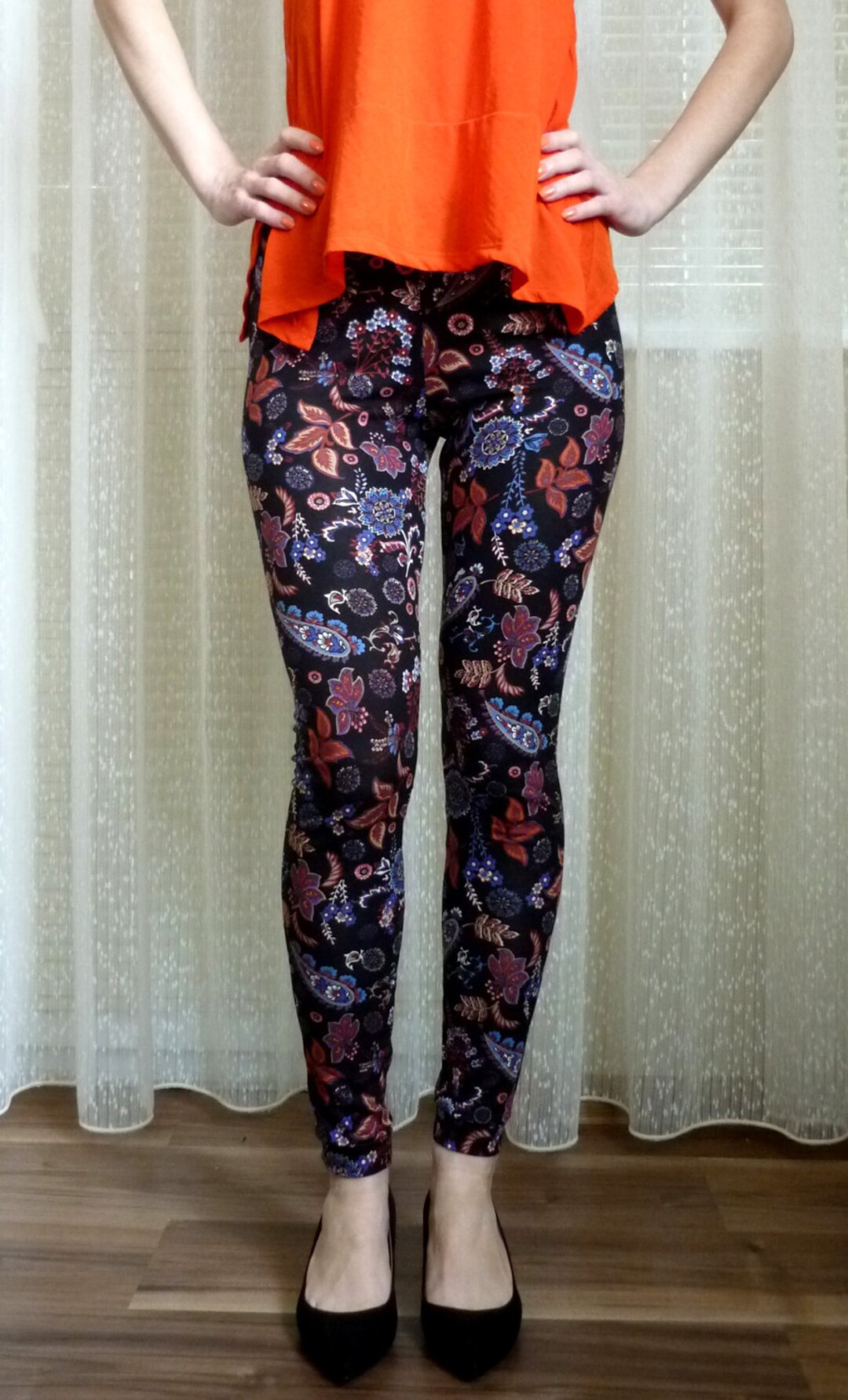 Grey Vintage Floral Print Men's Leggings