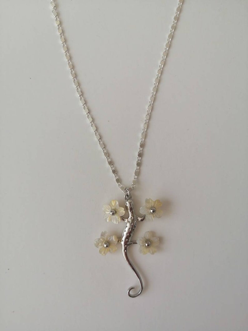 Salamander Necklace, Gecko Choker Necklace, Animal Pendant Necklace, Shell Flowers, Long Dainty Silver Link Chain image 5