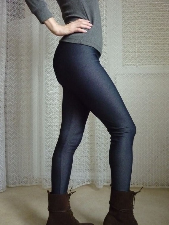 dark blue yoga pants