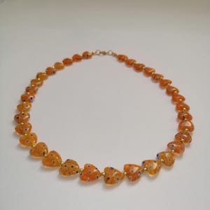 Collana con perle di vetro Millefiori, girocollo con perle di vetro a mosaico arancione, collana con perle di Murano a forma di cuore, regalo per lei