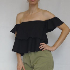Schwarz ausgestelltes Crop Top, weg von der Schulter Bluse Womens Layered T-Shirt lässiger Sommer lose Top
