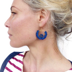 Little macrame hoops with lapis lazuli ruby and flowers image 2