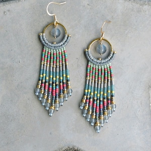 Precious beaded fringe earrings with beautiful labradorite beads gris gold and multicolor