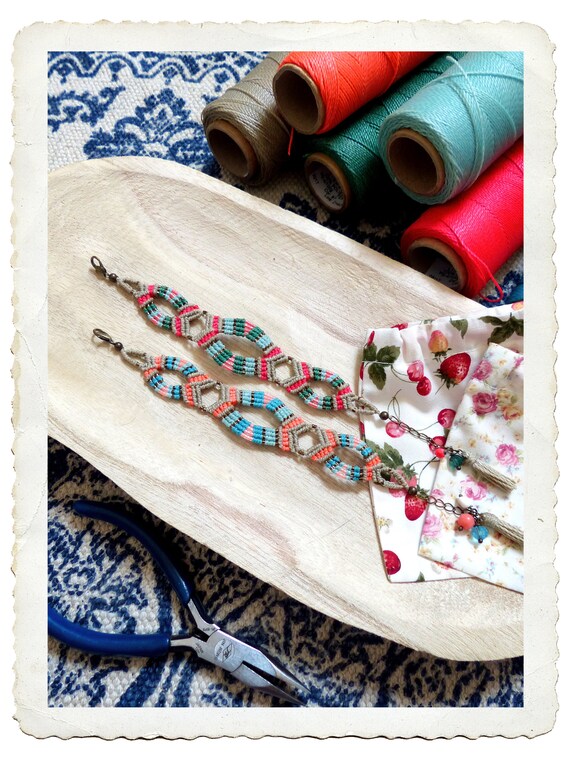 Bracelet Tissé En Macramé Couleurs Lin Bleu Vert Rose Fluo Micro Macramé Et Perles Miyuki Bijoux Fait Main Style Boho Bohème Chic