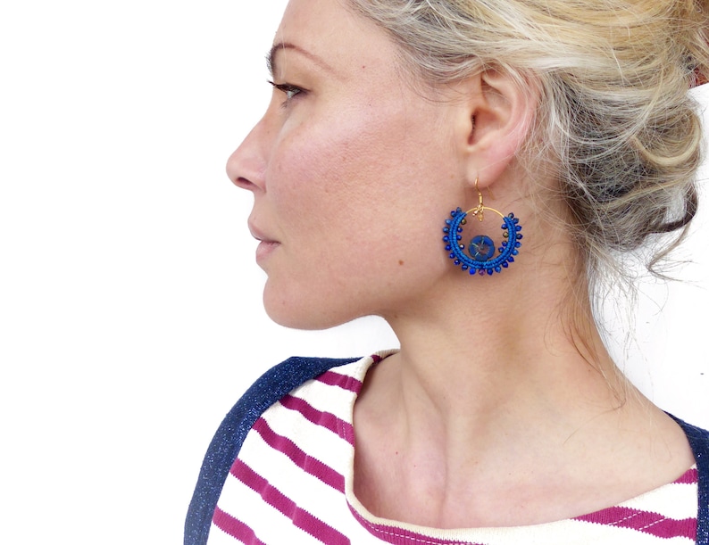 Little macrame hoops with lapis lazuli ruby and flowers image 2