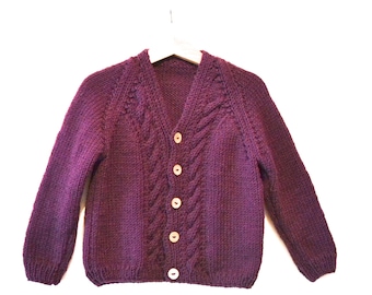 Hand knitted %100 wool unisex baby/toddler cardigan/jacket, chunky, V-neckline, raglan sleeves, front side cable-knitting