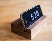 iPhone Stand / iPhone Docking Station / iPhone 4, 4S and 5