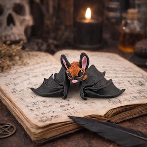 Articulated Bat Figurine – 3″ Body, 6.5″ Wingspan – Gothic Decor & Halloween Accent