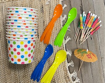 Ice Cream Sundae Kit - 12 Ounce Dessert Treat Cups - Spoons - Paper Umbrellas - Birthday Party Supply - Dessert Bar - 12 Pack