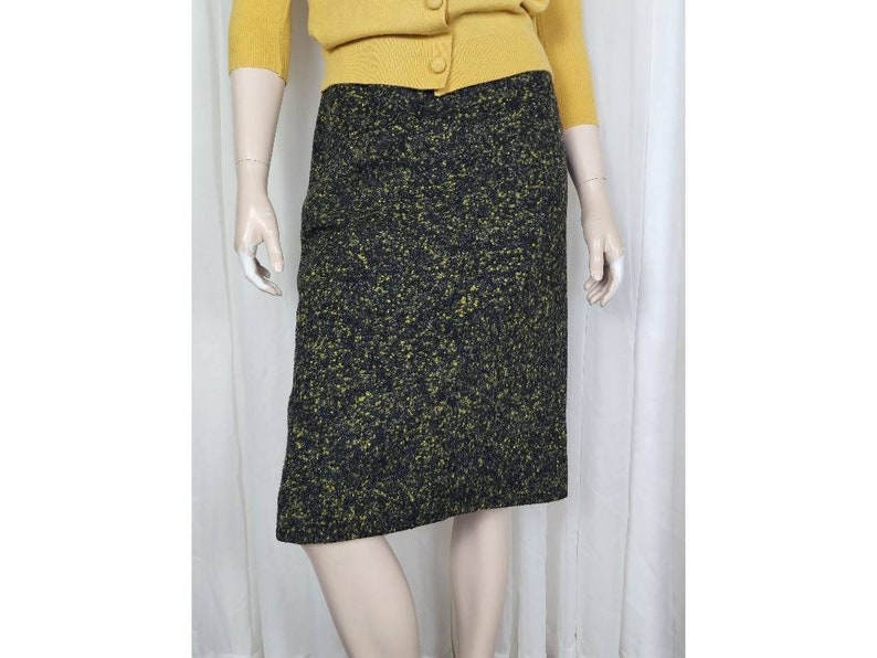 Vintage 50s 1950s wool tweed charcoal with yellow fleck pencil skirt XS image 2