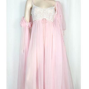 Vtg 2pc peignoir set S/Mnightgown & robe set fairy maiden lace pink sheer