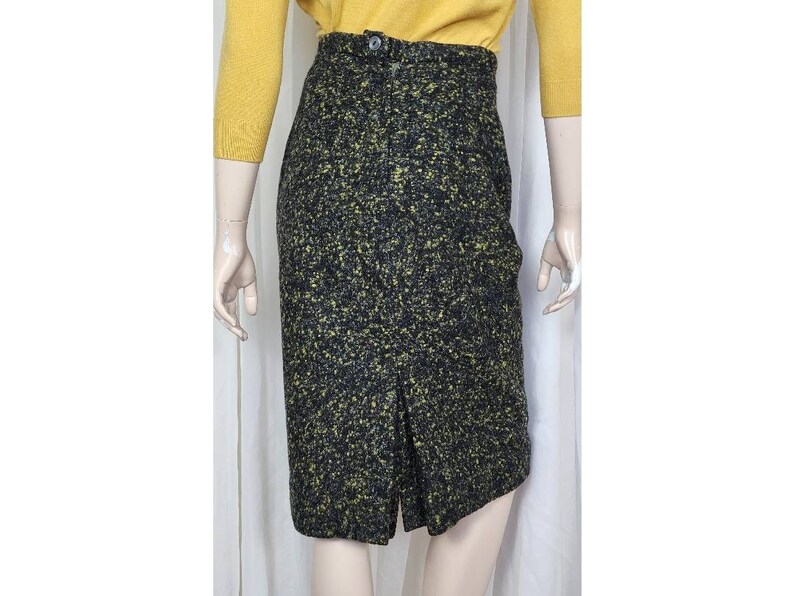 Vintage 50s 1950s wool tweed charcoal with yellow fleck pencil skirt XS image 4