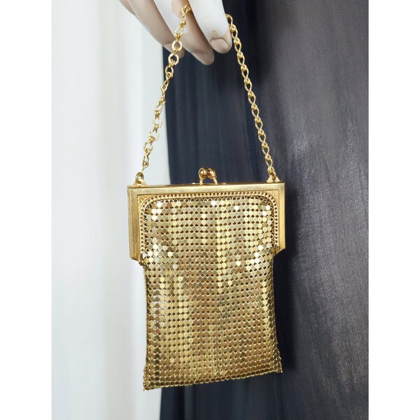 Vintage metal mesh goldtone purse pouch top handle chain kiss clasp