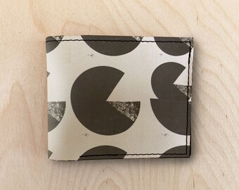 Pie Chart Leather Bifold Wallet: Minimalist Compact Purse