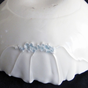 Vintage Porcelain Abstract Creamy white bowl, Signed 1986 Carolyn Caroll. Beautiful