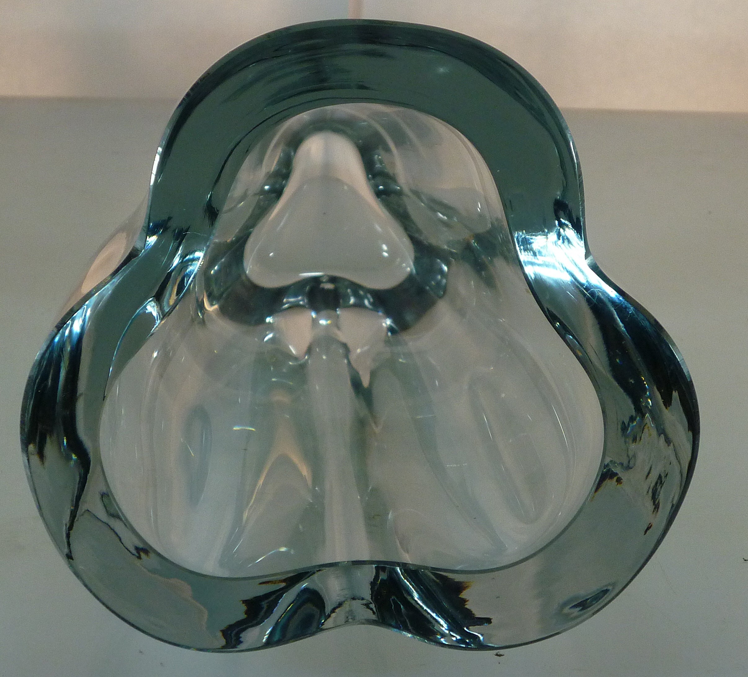 Strombergshyttan Sweden Crystal  Vase、花器 Strombergshyttan Sweden Triangular Crystal Vase Etched