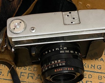 ビンテージフィルム写真カメラ Sokol オートマチックレンズ