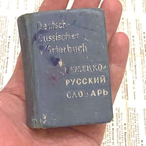 Minibook Deutsch-Russian phrase-book ,Antiquarian German-Russian Dictionary ,1965s