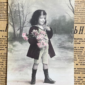 Stara francuska pocztówka Szczęśliwego Nowego Roku, pismo kaligraficzne, stare pocztówki z dziećmi z początku XX wieku