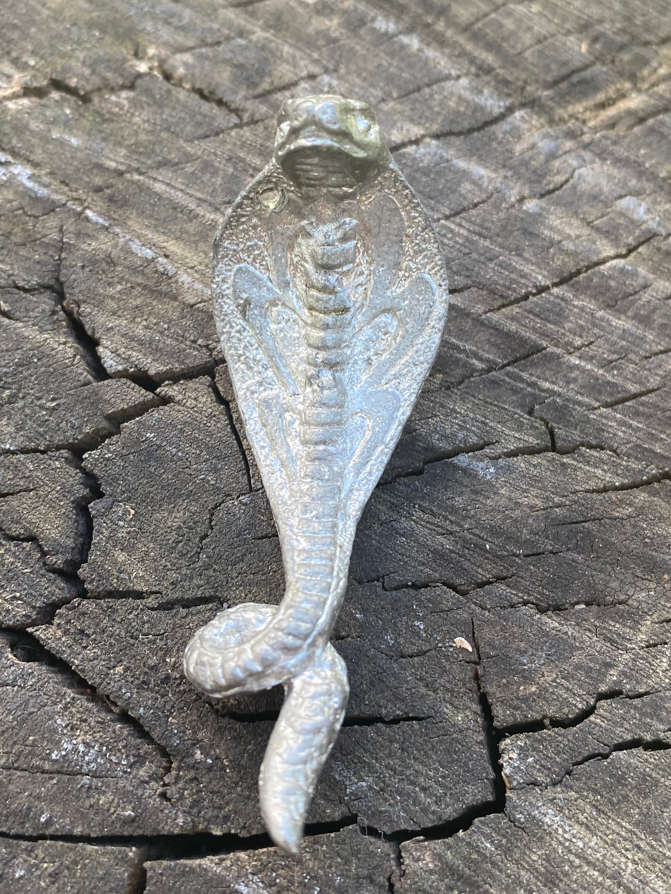 キングコブラの巣穴、小さな蛇、金属蛇コブラ - Etsy 日本