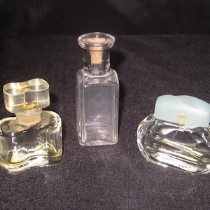 Collection of three tiny perfume bottles, miniature clear glass Estee Lauder parfum bottles, Knowing, White Linen, collectible, gift for her
