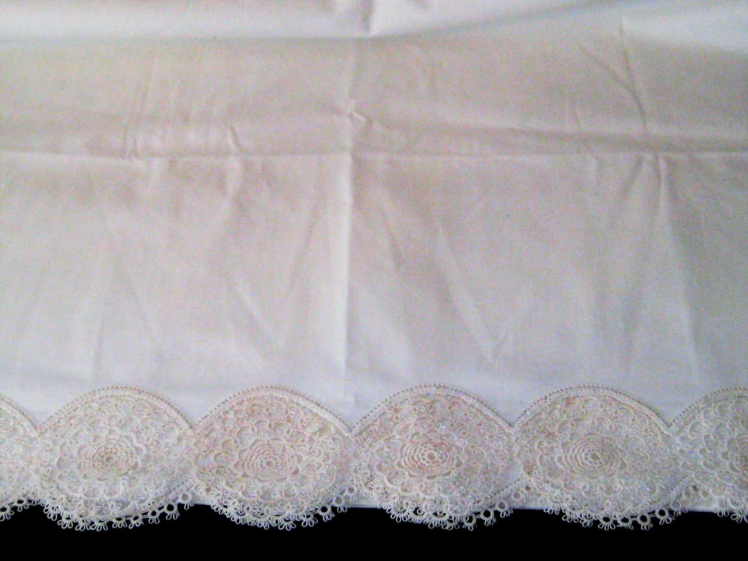 White Crochet Lace Edge Pillowcase Scalloped Ornate Etsy