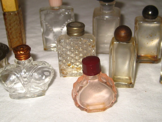 Antique collection of tiny perfume bottles, lot o… - image 6