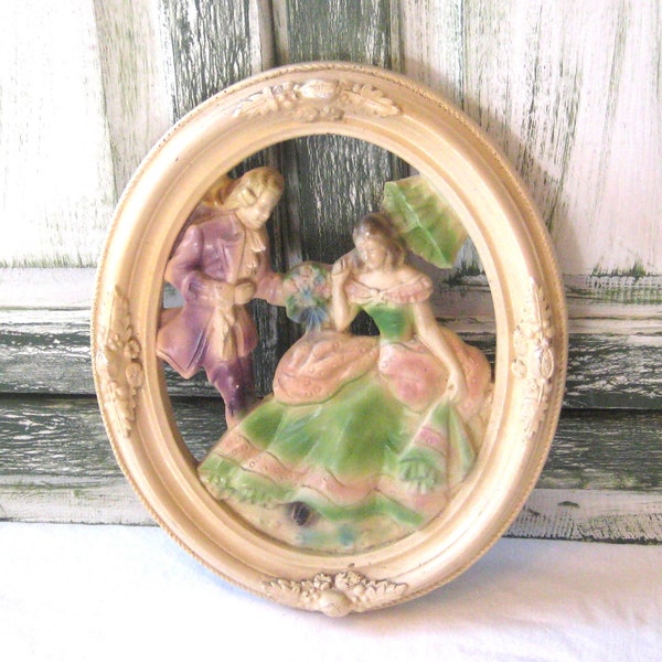 Antike Gips Wandbehang, ovale elfenbein beige Keramik Viktorian Paar umwerben, lime grün lila, 20er 30er Jahre Mann Frau Blumen Regenschirm 3D