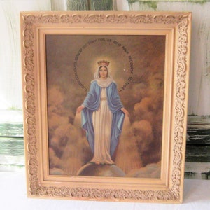 Imagen de Madonna enmarcada antigua, Madre Virgen María, años 30 40, mediados de siglo, colgante de pared religioso, marco adornado de yeso de madera, 16 x 19"