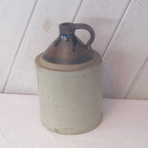 Jarra de barro de grés antigo, jarra de luar esmaltada com sal cinza marrom, decoração rústica de casa de fazenda primitiva, final dos anos 1800, início dos anos 1900