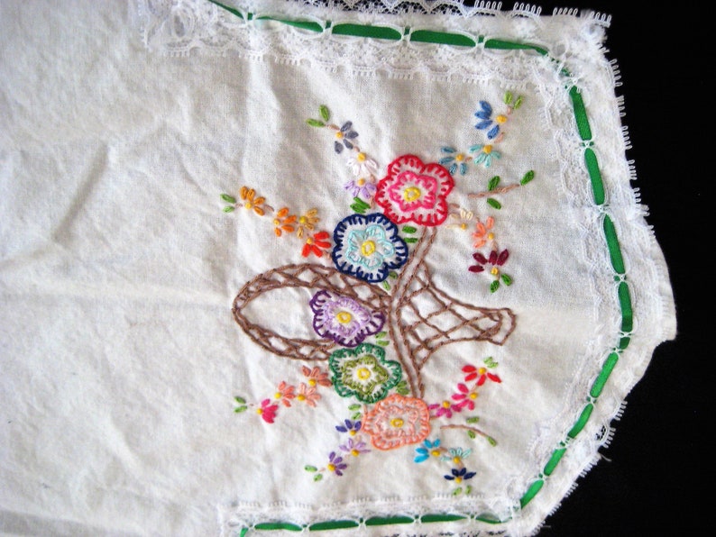 Vintage White Embroidered Runner Flowers and Baskets Etsy