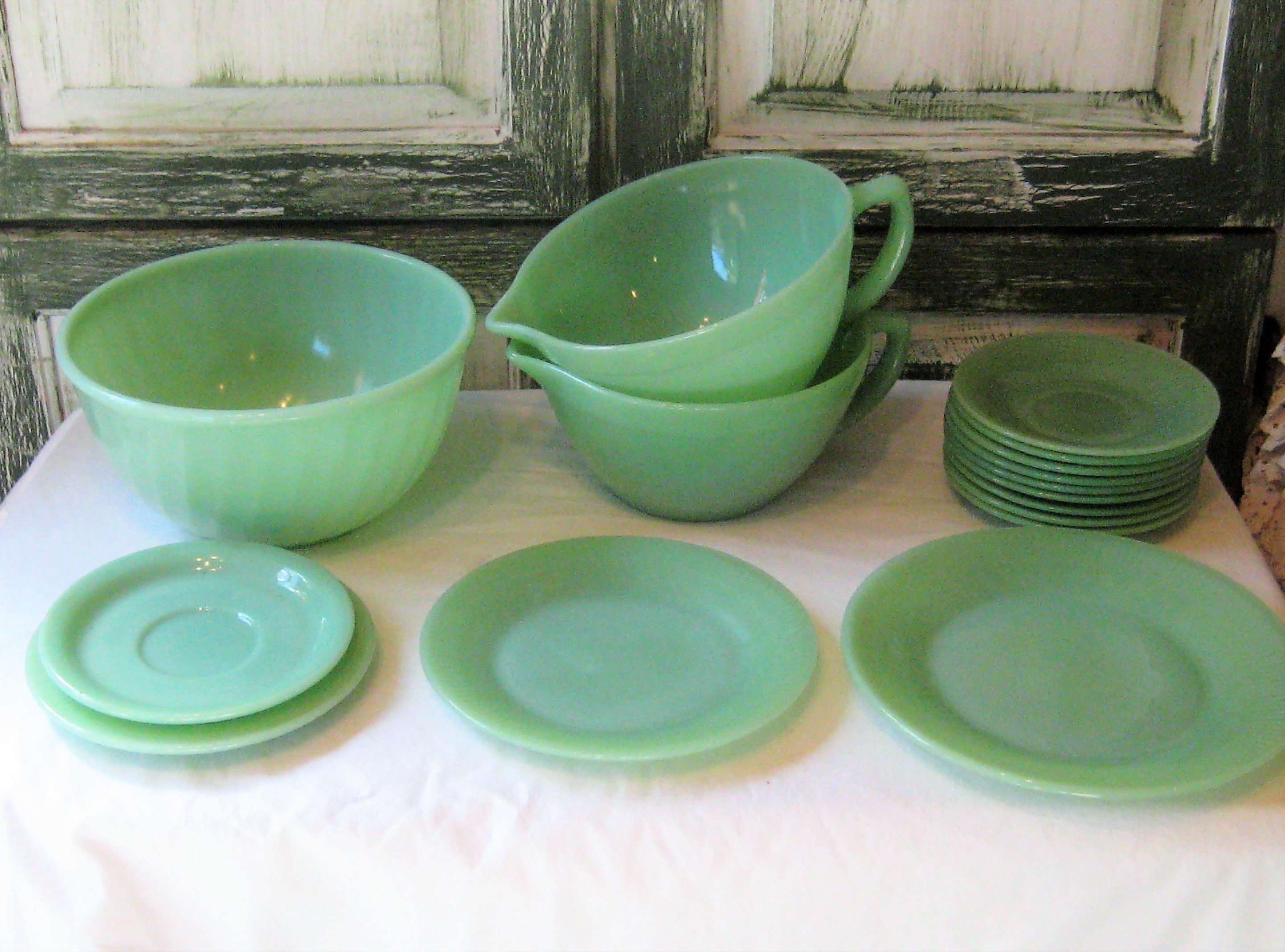10 Pretty Jadeite Dishes & Accessories for Your Home